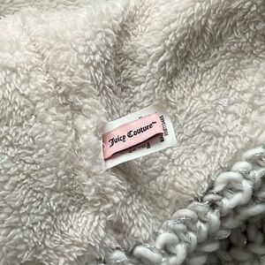 Juicy Couture scarf